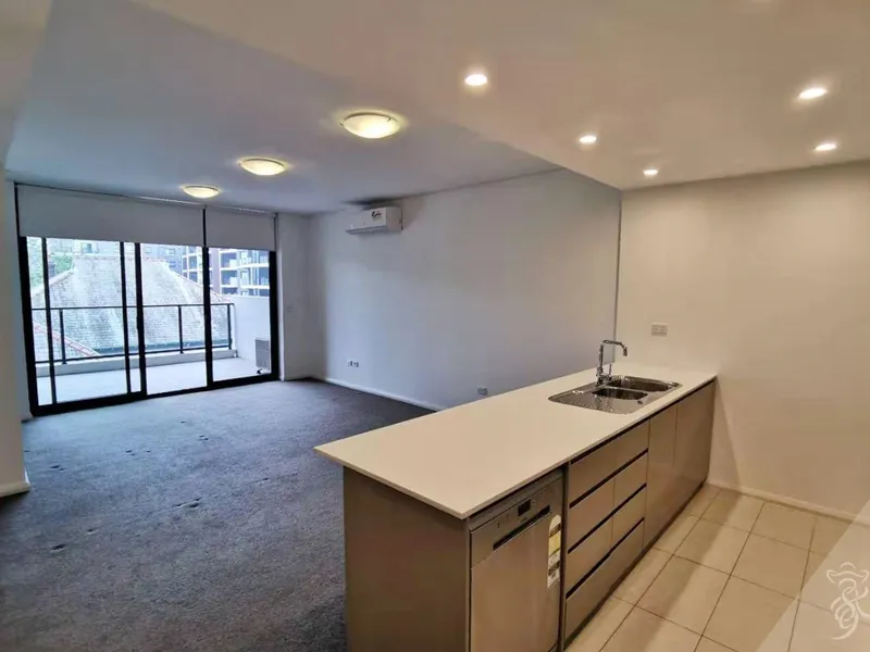 IMPRESSIVE TWO BEDROOM IN CROWLE ESTATE