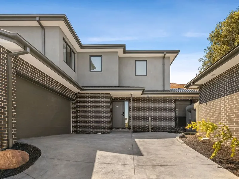 State of the Art Unique Townhouse in Prime Location