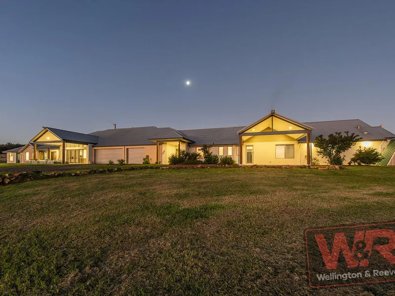 OFF-GRID - LAND & VIEWS GALORE- TWO BIG HOMES