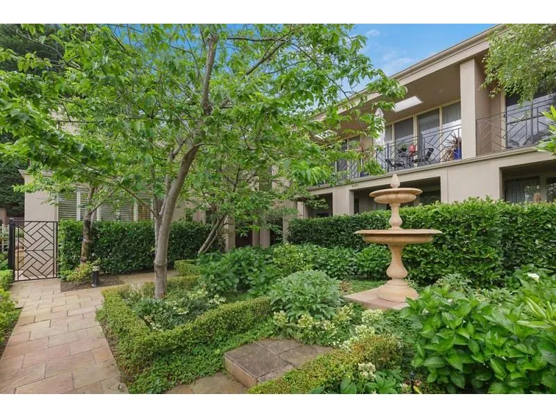 TWO BEDROOMS WITH A LEAFY VIEW AND OFF STREET PARKING