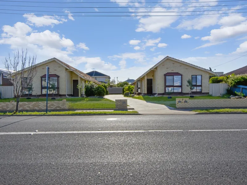 SPACIOUS AND BRIGHT ONLY MINUTES TO GORGEOUS SEMAPHORE FORESHORE