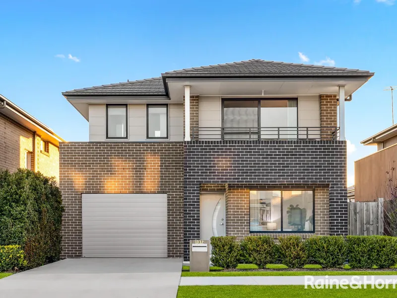 Gorgeous 4-Bedroom Family Home in Prime Location!