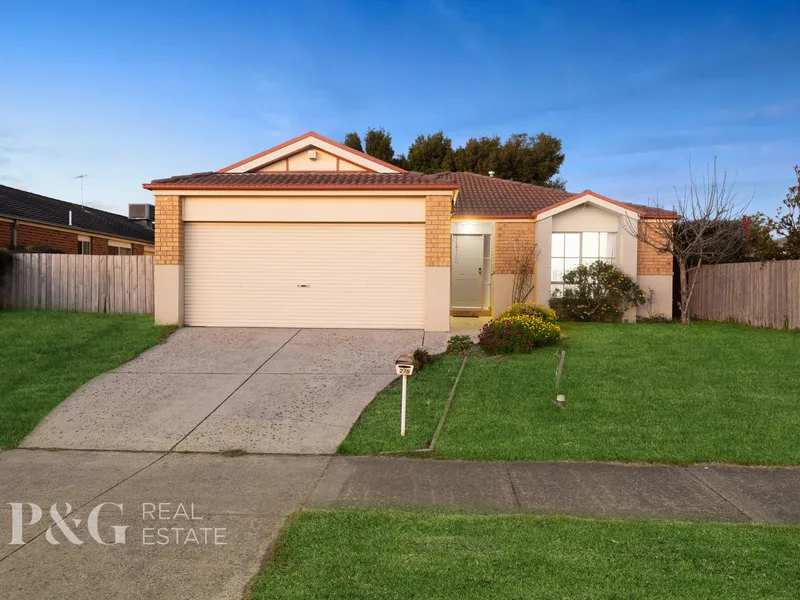 Spacious 4-Bedroom Haven in Prime Narre Warren South Location