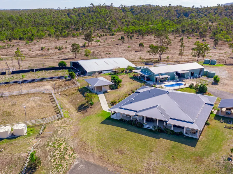 LIVE THE RURAL LIFE IN STYLE