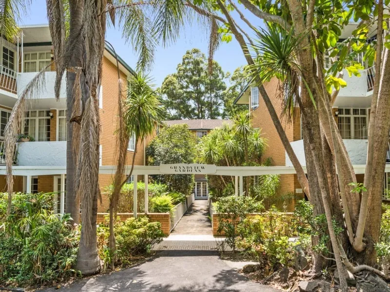 Apartment with three bedrooms situated at the center of Pymble