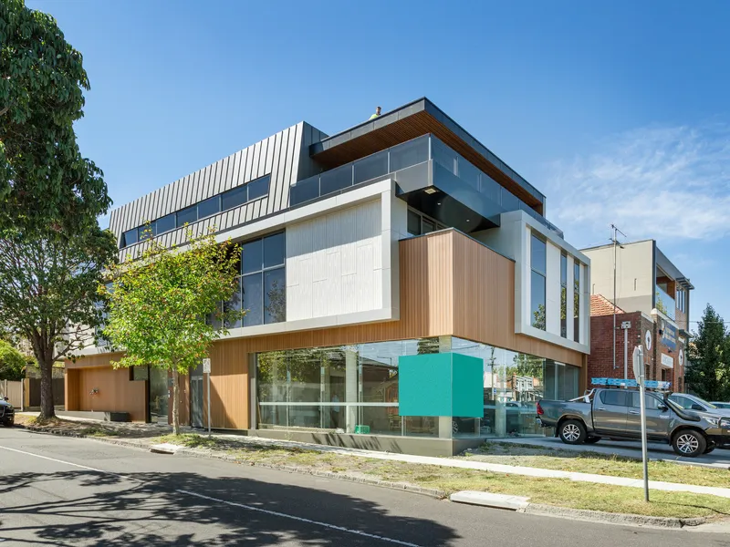 Large Modern Apartment
