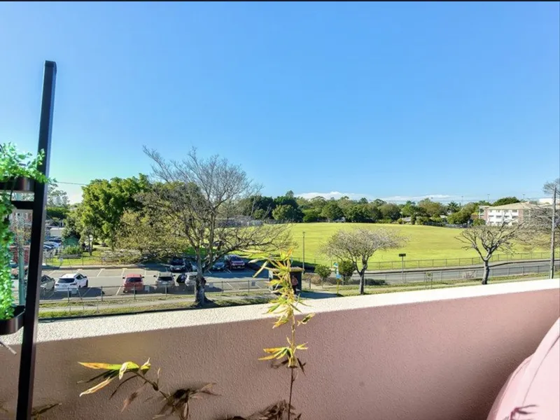 Incredible Value! Centrally located, top floor, North-East corner apartment!