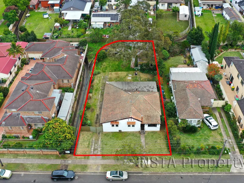 DA APPROVED FOR 2 HOUSES WITH 2 GRANNY FLATS