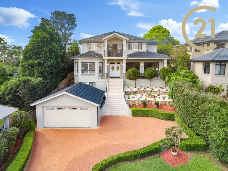 Full Brick Mansion, Sweeping District and Middle Harbour Water Views