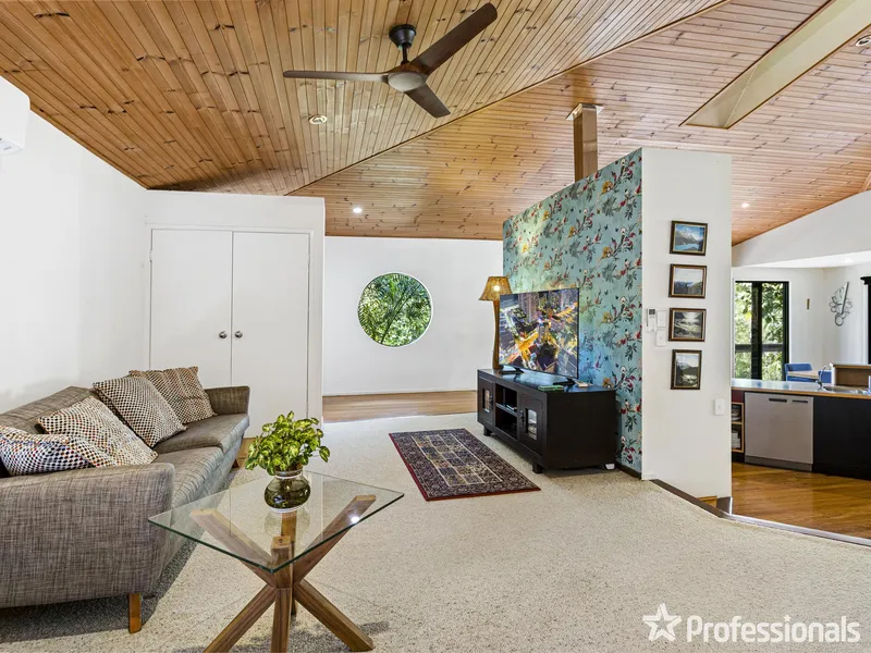 A QUALITY ARCHITECTURALLY DESIGNED ENTERTAINER NESTLED IN THE PRESTIGIOUS MUDGEERABA FOREST