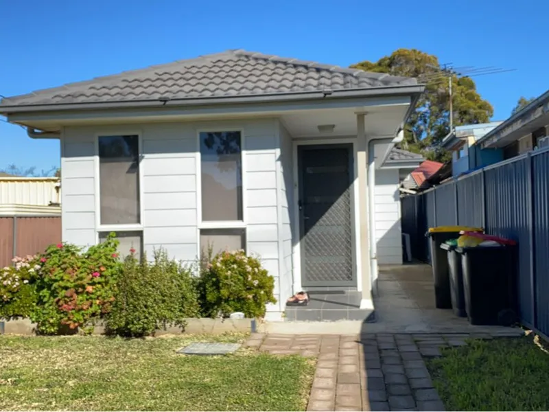 MODERN 2 BEDROOM GRANNY FLAT