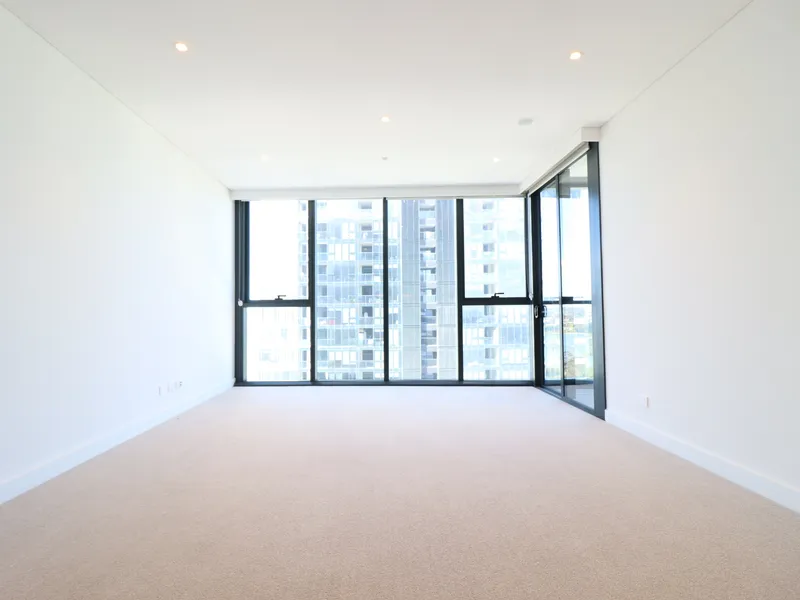 Luxury and Convenience - 2 bedroom apartment NOT INCLUDE CAR SPOT