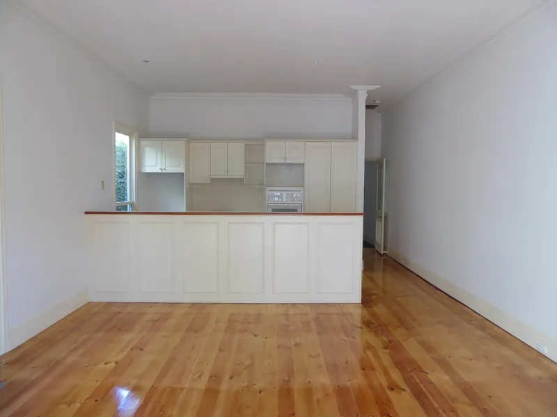 Prime Position! 2 bedroom House