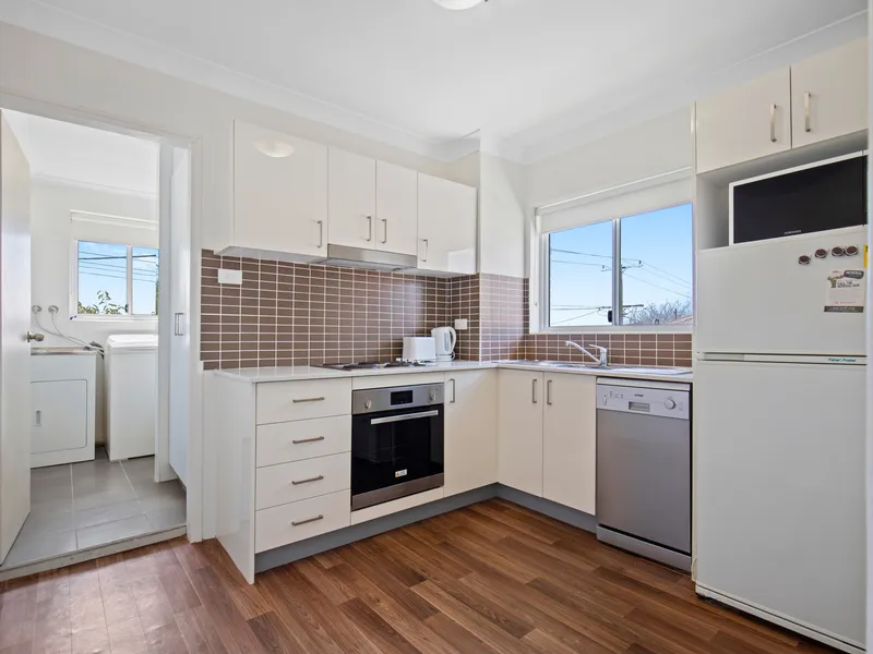 Cute Furnished One-Bedroom Unit On Top Floor