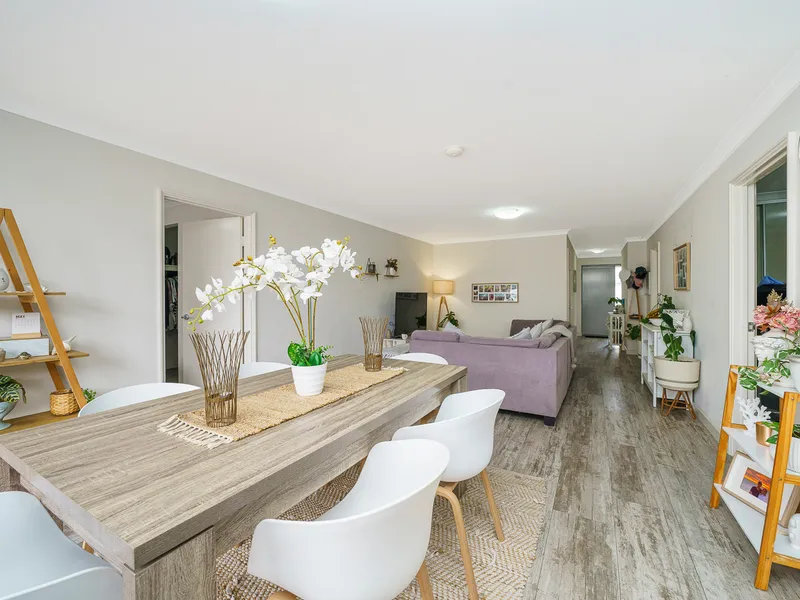 Contemporary Flair & Great Local