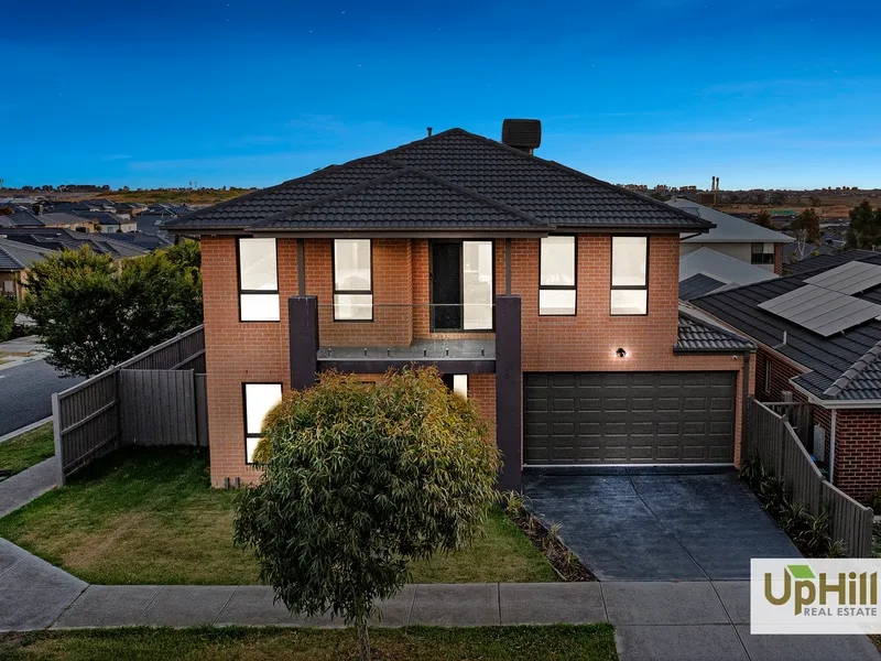 A Feel-Good Family Home in Berwick Waters!