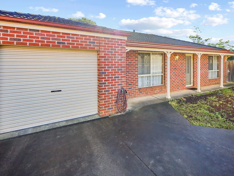 PRIVATE & SECLUDED 2 BEDROOM TOWNHOUSE IN NORTH WARRNAMBOOL