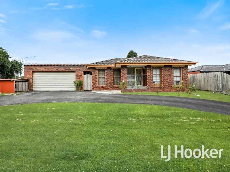 In the Heart of Pakenham on 793m2!!