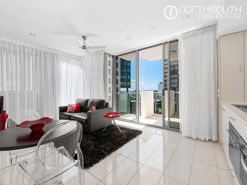 Stunning CBD pad with secure carpark on title!