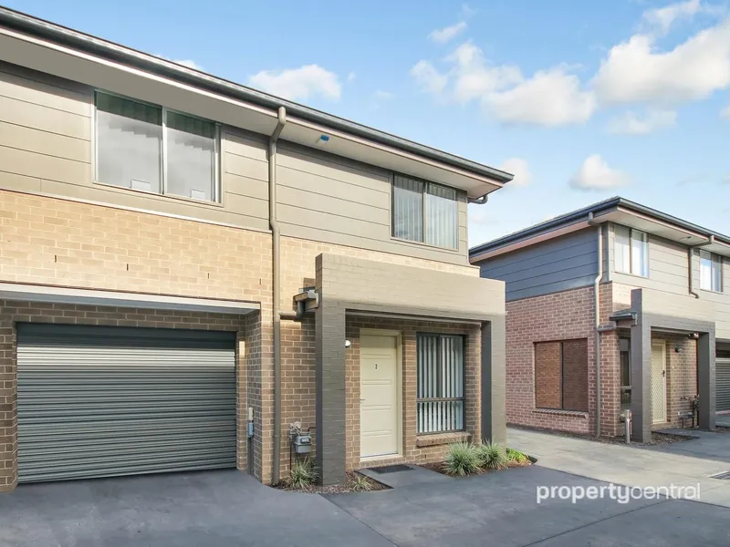 Four Bedroom Townhouse In Quiet Location!