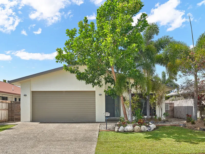 Space For The Whole Family - 5 Bed Plus Media