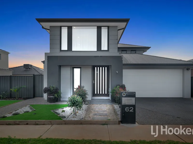 Beautiful family home with convenience & location in the heart of Strathtulloh!!