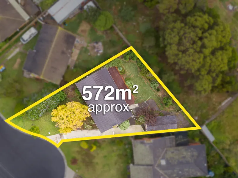 Captivating Weatherboard Cottage with plans & permits approved for 2 Townhouses!