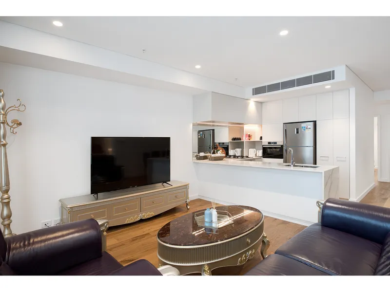 NORTH SYDNEY FURNISHED 4 BEDROOMS 3 BATHROOMS 1 CAR SPACE