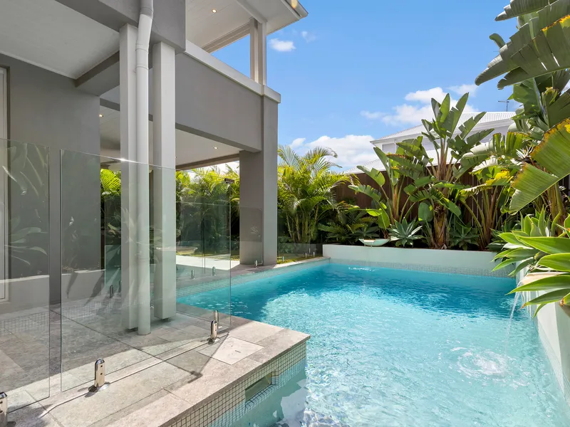 EX DISPLAY HOME WITH RESORT POOL & WIDE SIDE ACCESS FOR BOAT OR CARAVAN - NEWPORT PARK VIEWS!