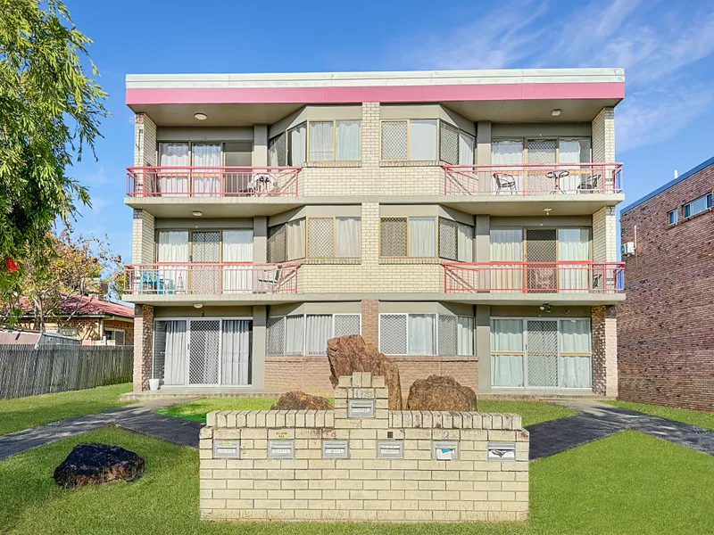 STYLISH PARTLY FURNISHED UNIT!