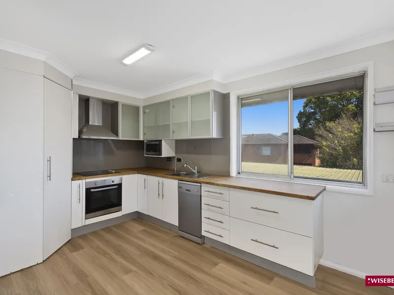 Recently renovated unit with Leafy Outlook