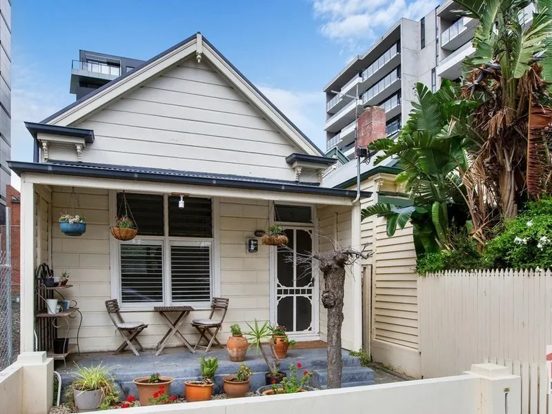 QUAINT VICTORIAN WEATHERBOARD!