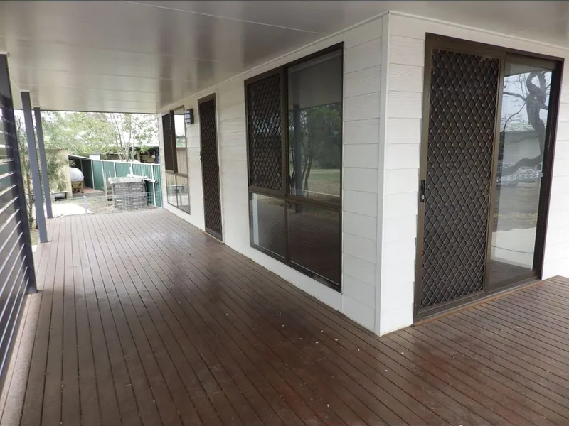 Easy Living - 4 Bedroom, 2 Bathrooms.