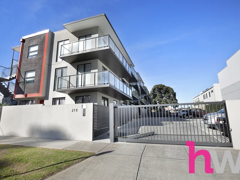 Trendy Apartment with Perfect Lifestyle!