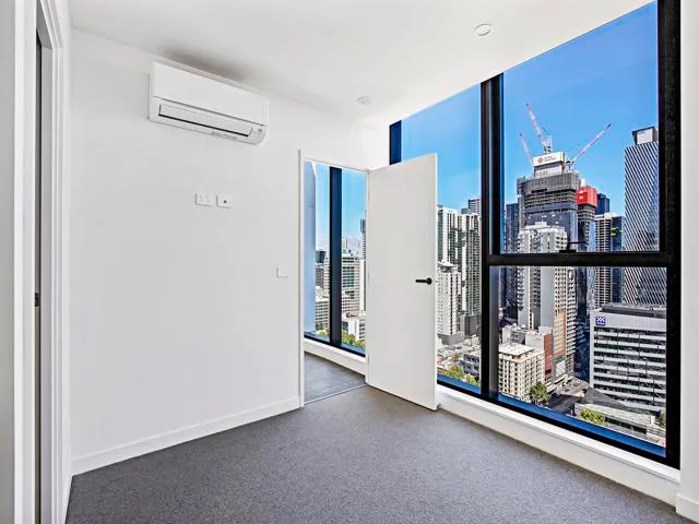 Safest Building in CBD with 24 hours concierge!