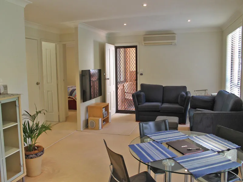 Dreamy Escape in a Quiet Oasis: 3 Bedroom Home with Tropical Paradise Awaits