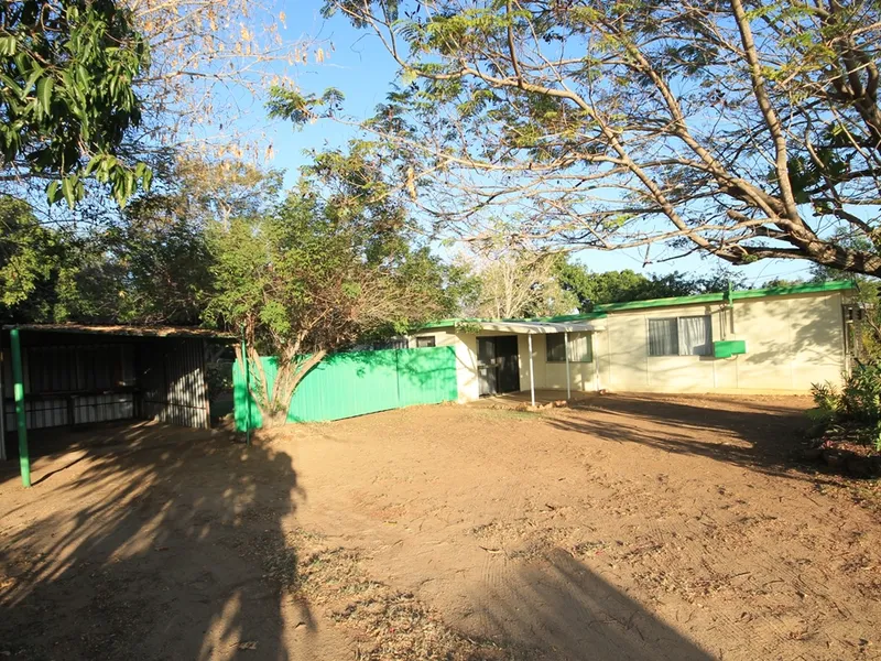 ONE PEEK ST ~ 4 BED ~ 1 BATH ~ 1007 SQM BLOCK ~ CENTRALLY LOCATED