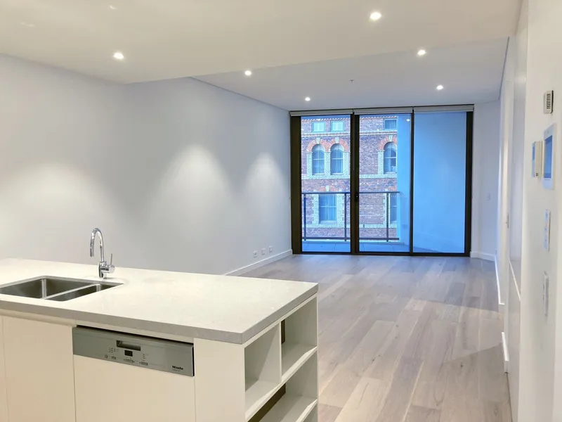 Darling North 1 Bed 1 Bath for Lease