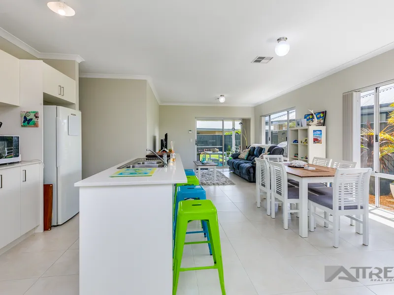 210m WALK TO HARRISDALE HIGH SCHOOL! 4 BED + 2 BATH + THEATRE 