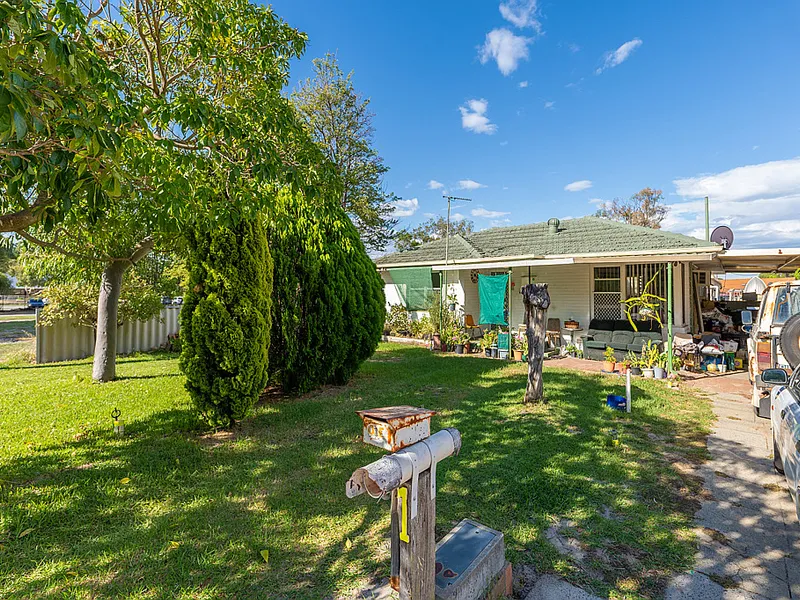 JUST LISTED! 749SQM DEVEL POTENTIAL PLUS GRANNY FLAT