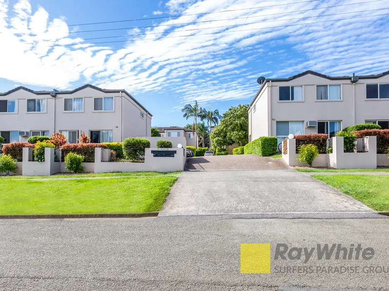 Centrally located 3 Bedroom Townhouse