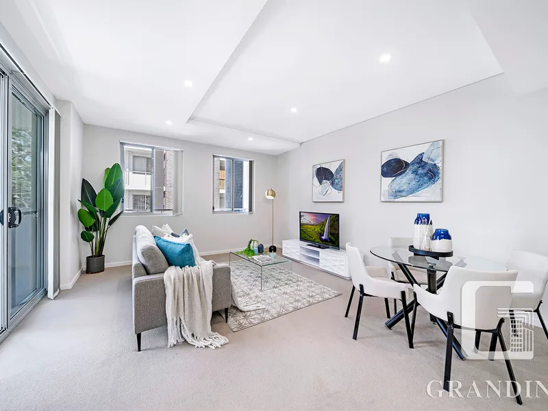 Premium Location with Easy Access to Everything, North Facing Sunny and Bright Luxury Home