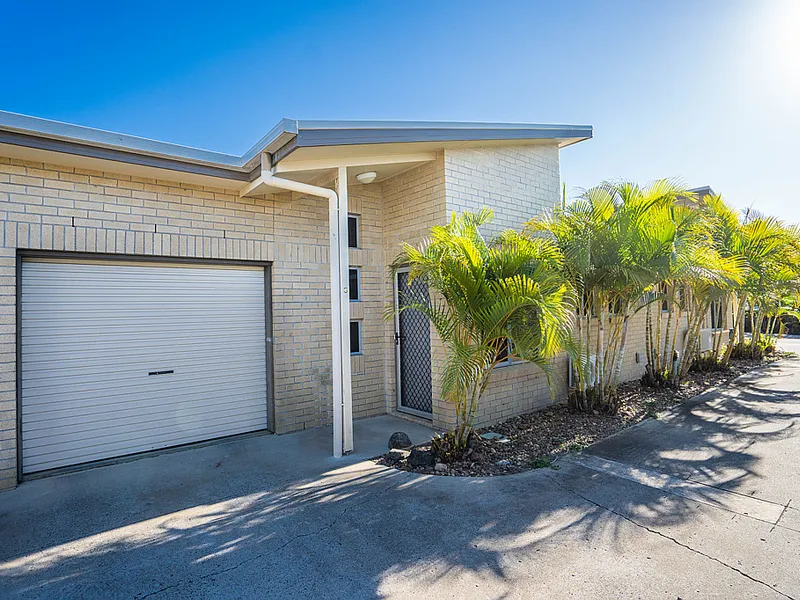 Modern Unit- Close to Everything!