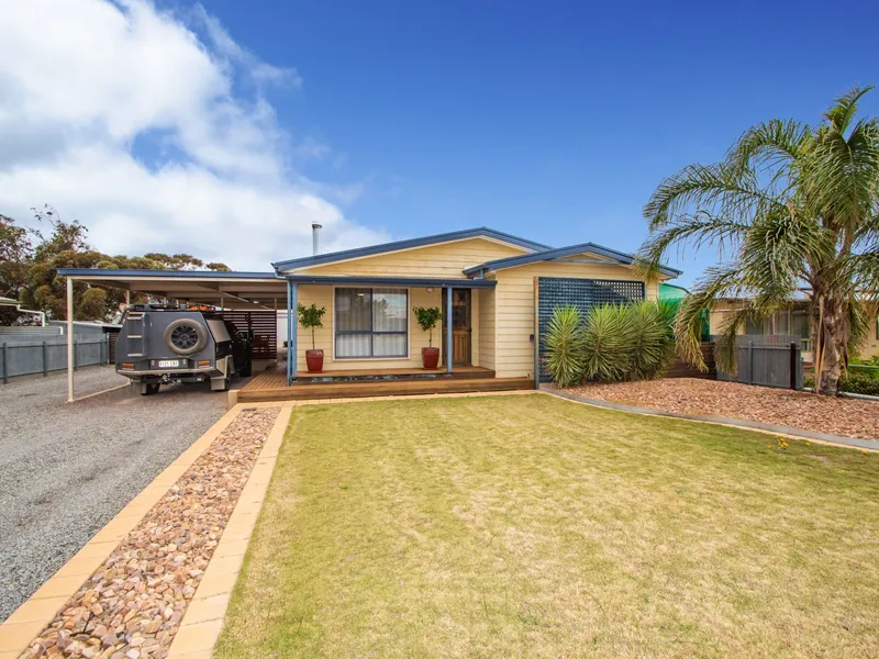 ** PRICE REDUCTION ** MODERN & CONTEMPORARY 3 BEDROOM FAMILY HOME