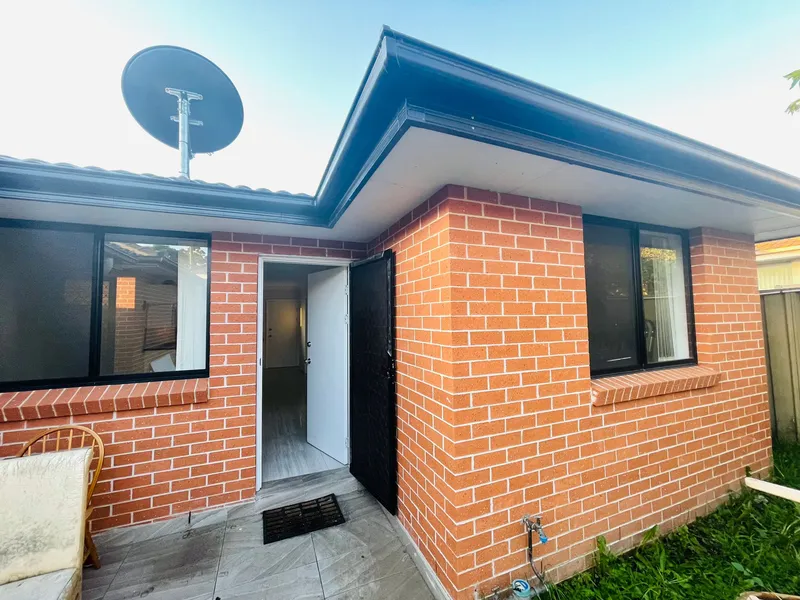 RENOVATED GRANNY FLAT