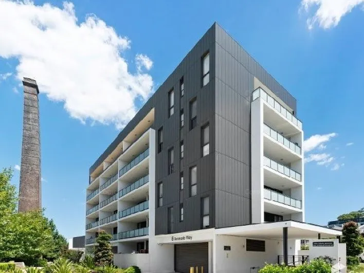 Spacious one bedroom apartment plus large study room/second bedroom