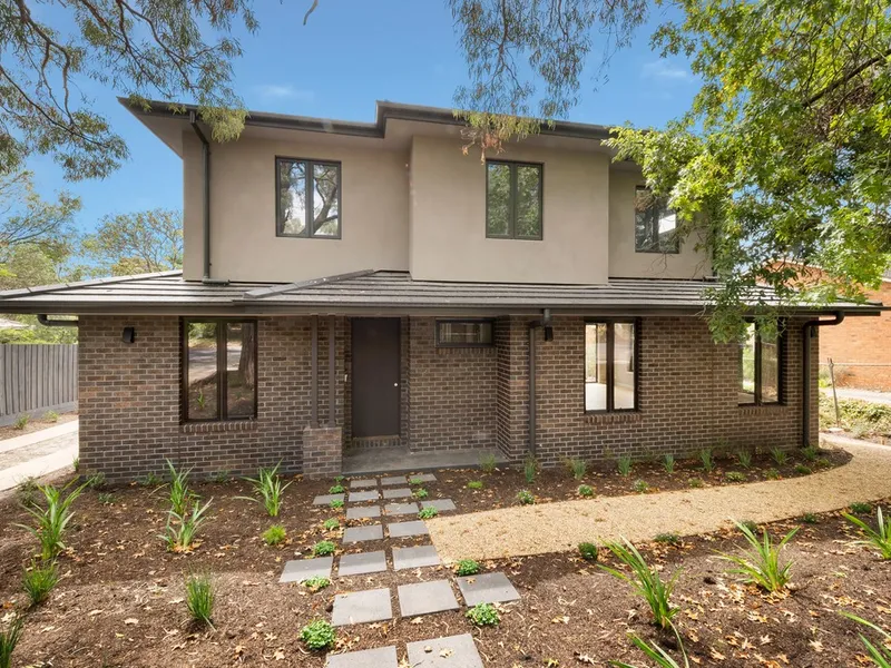 Brand New Executive Residence in Premier Location!