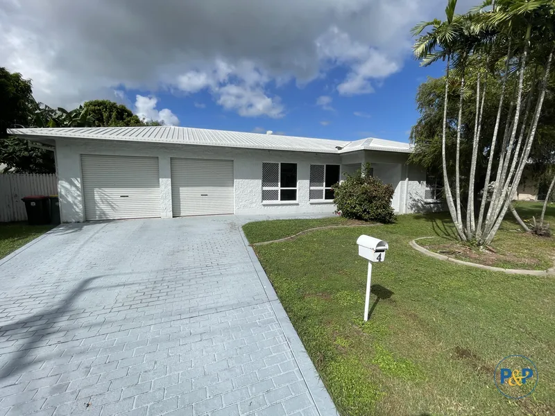 FAMILY HOME WITH LARGE YARD!