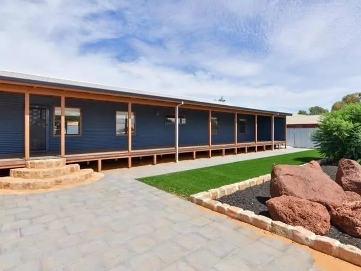 NICE AND BIG ON NANSON