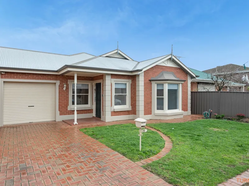 Recently renovated 2 bedroom courtyard home. Private and secure.